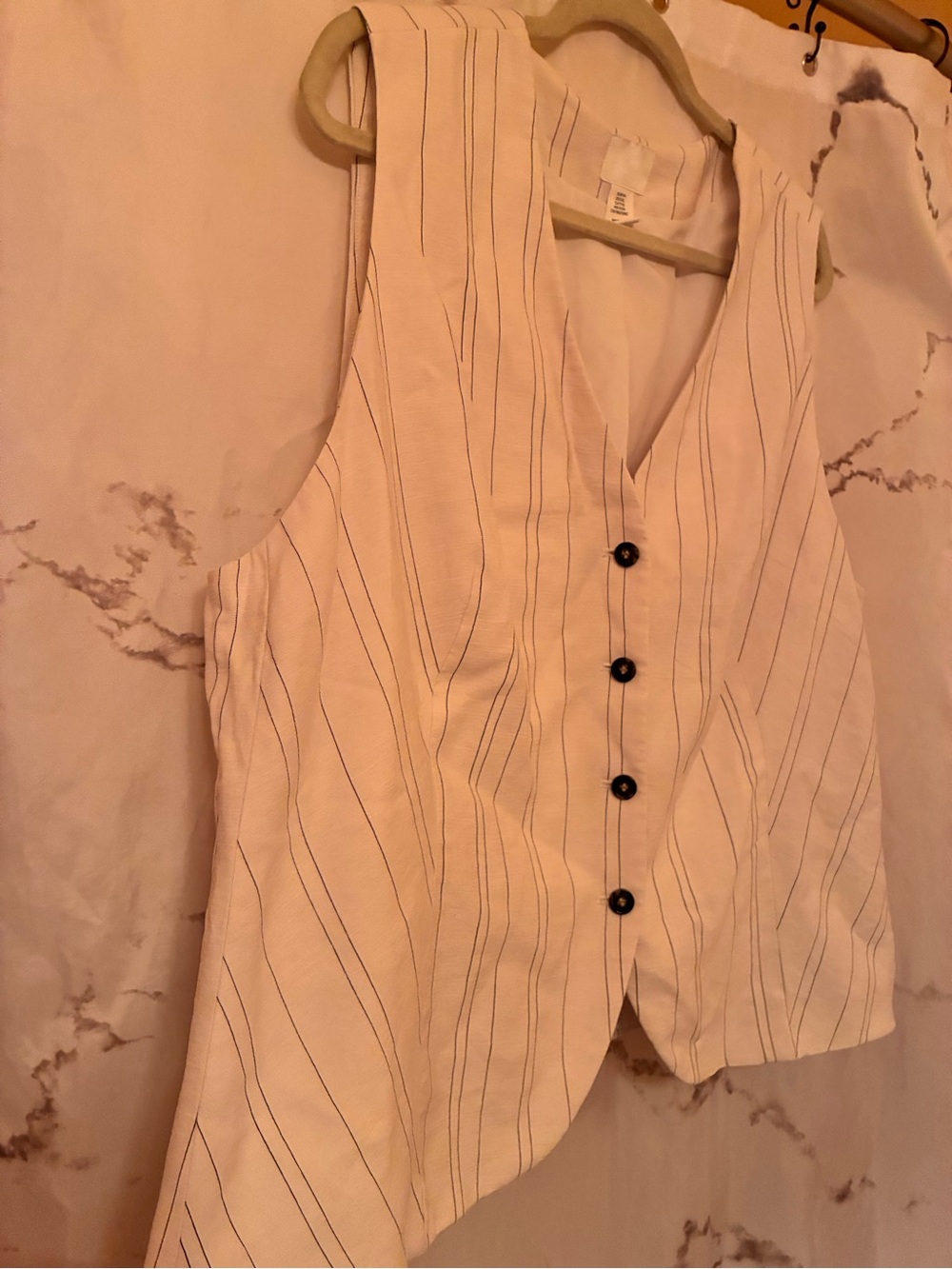 H&M Cream Sleeveless V-Neck Button Front Top with Navy Pinstripes - Picture 3 of 3